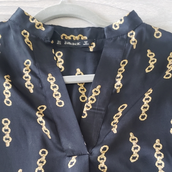 Gorgeous Black & Gold Chain Design V-Neck Blouse - Picture 2 of 2